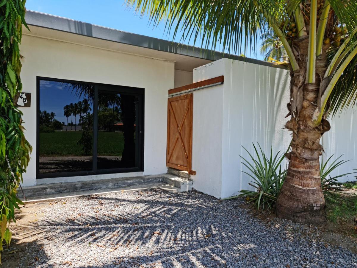 Show Pony Beach Resort And Suites Las Lajas  Exterior foto