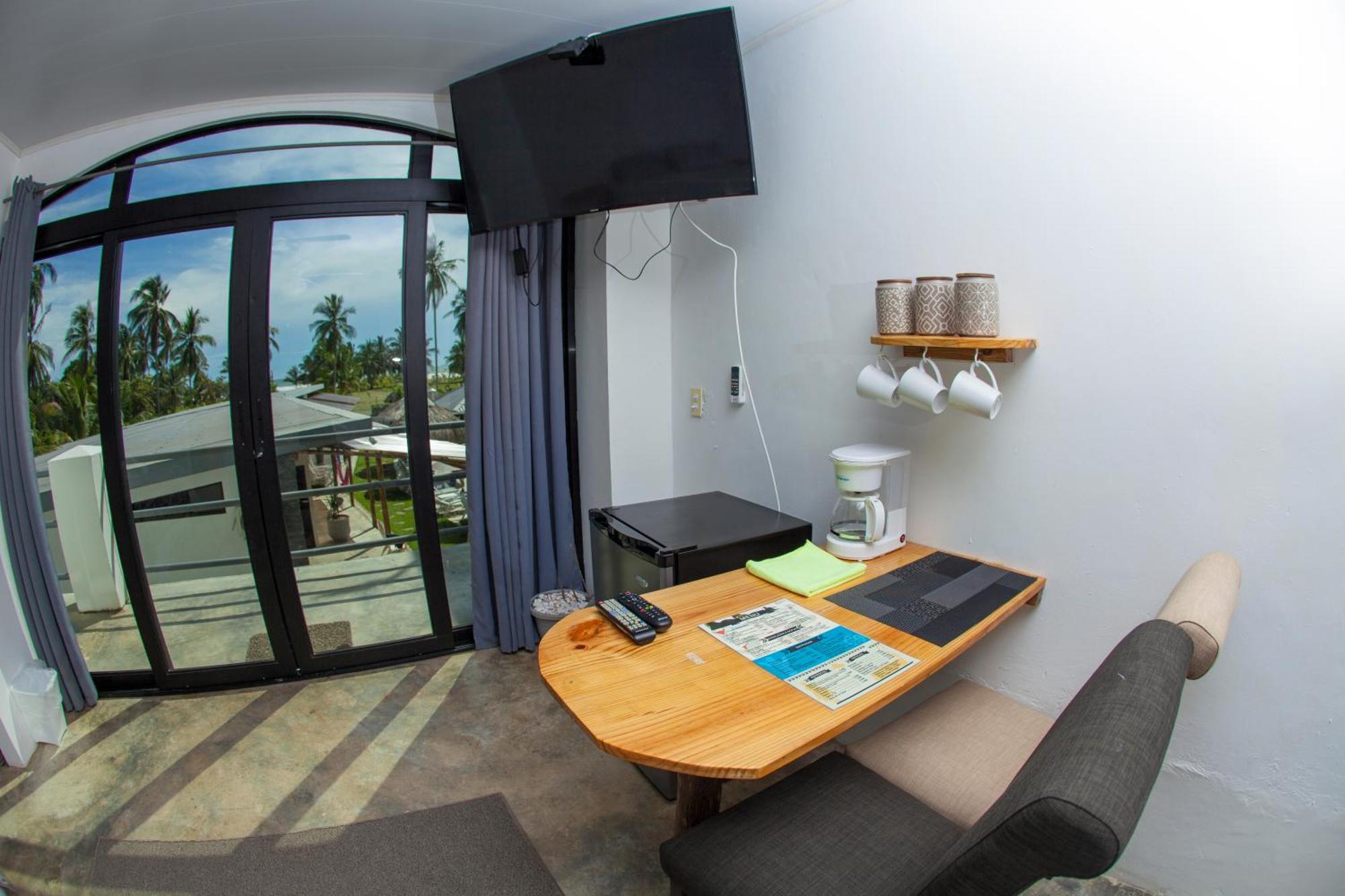 Show Pony Beach Resort And Suites Las Lajas  Exterior foto